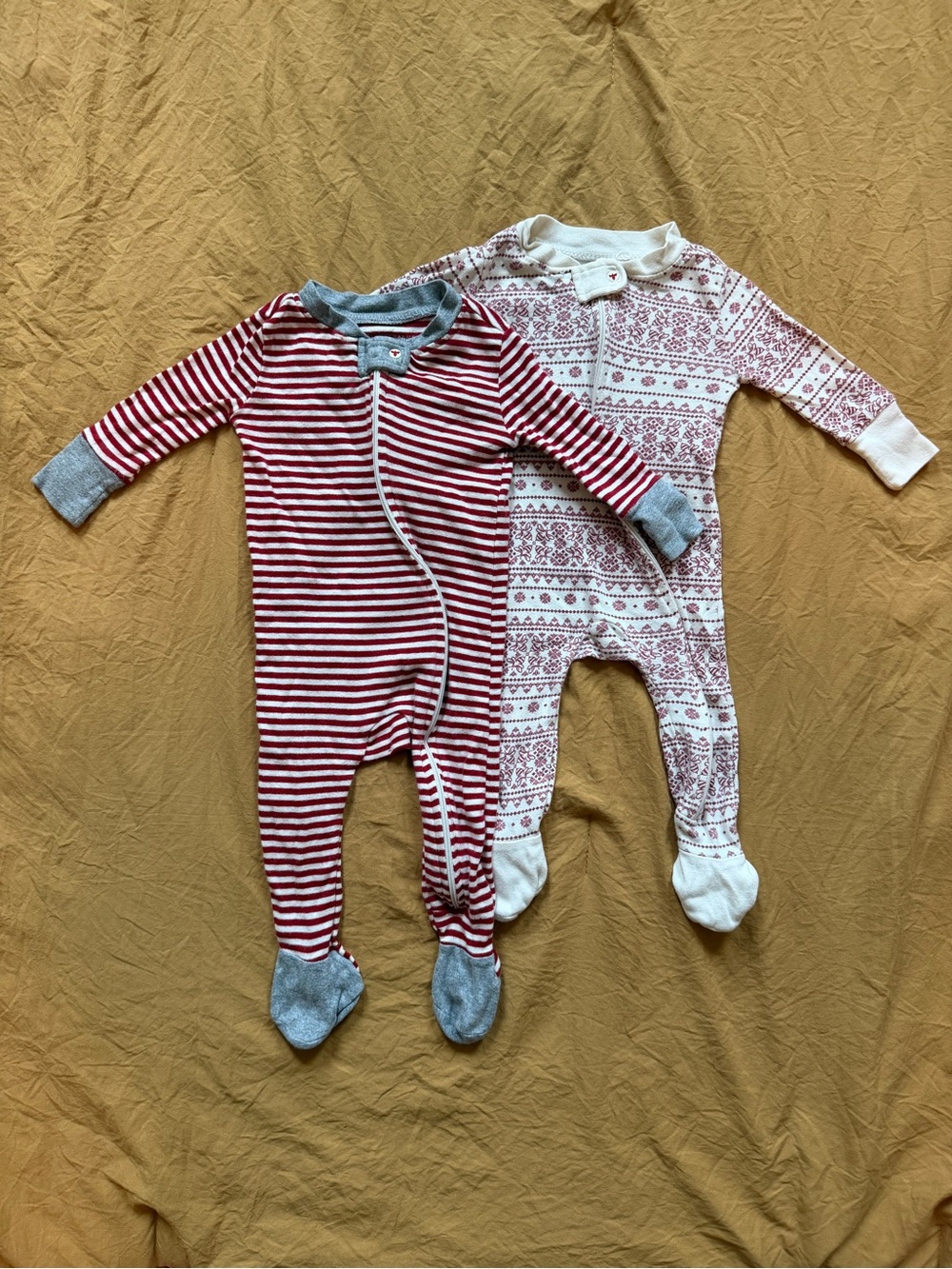 Burt's Bees Baby Red & White Two-Pack Footie One-Pieces